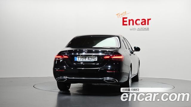 Mercedes-Benz E-Class (W213) E220d 4MATIC Exclusive 2023 — фото 4
