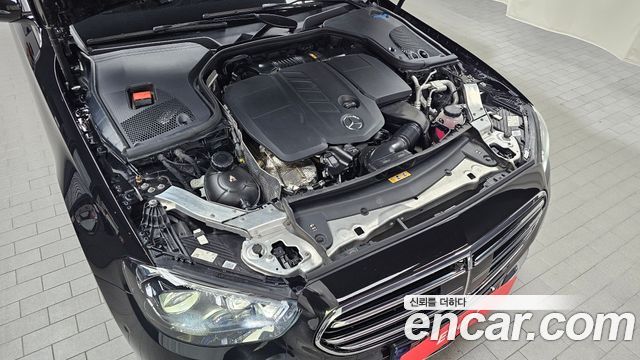 Mercedes-Benz E-Class (W213) E220d 4MATIC Exclusive 2023 — фото 6
