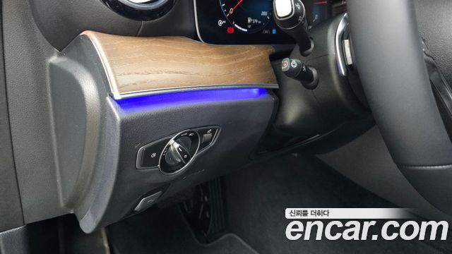 Mercedes-Benz E-Class (W213) E220d 4MATIC Exclusive 2023 — фото 28