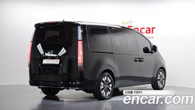 Hyundai Staria Lounge 9-Seater Inspiration 2023 — фото 2