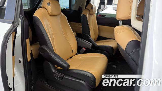 Kia Carnival (IV) Diesel 9-Seater Prestige 2023 — фото 12