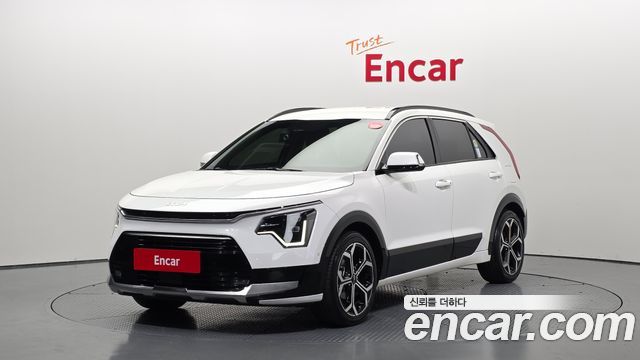 Kia Niro Signature 2022 — фото 1
