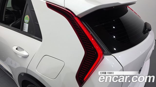 Kia Niro Signature 2022 — фото 23
