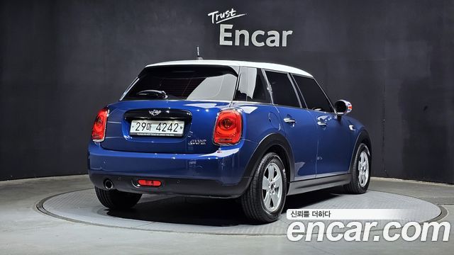 MINI Cooper 5Door Standard 3rd 2018 — фото 2