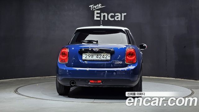 MINI Cooper 5Door Standard 3rd 2018 — фото 4