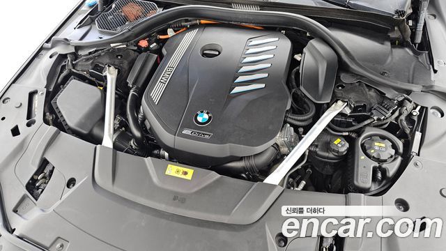 BMW 7 Series (G11) 745e iPerformance Design Pure Excellence 2021 — фото 6