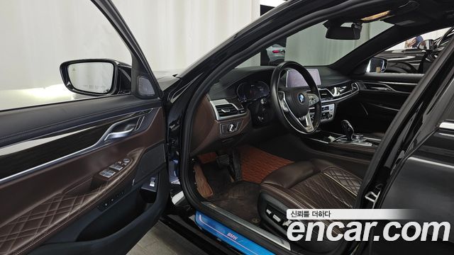 BMW 7 Series (G11) 745e iPerformance Design Pure Excellence 2021 — фото 10