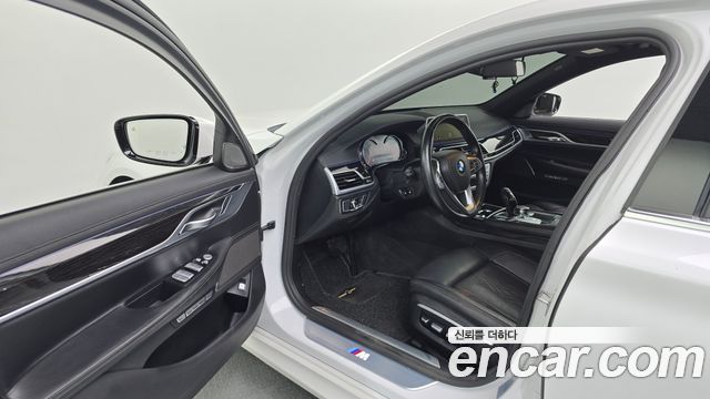BMW 7 Series (G11) 730Ld xDrive M Sport 2017 — фото 10