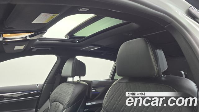 BMW 7 Series (G11) 730Ld xDrive M Sport 2017 — фото 16
