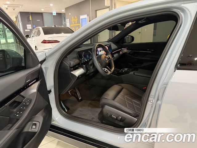 BMW 5 Series (G60) 520i M Sport 2024 — фото 10