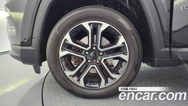 Jeep Compass (II) 2.4 limited 2WD 2022 — фото 5