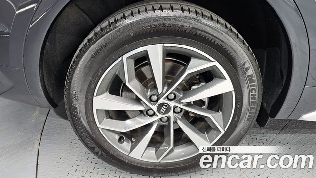 Audi Q5 (FY) 45 TFSI Quattro Sportback 2023 — фото 5