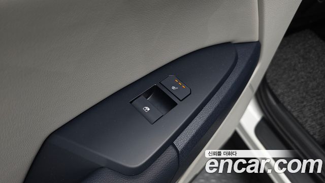 Kia Sportage (V) Gasoline 1.6 Turbo 2WD Signature 2025 — фото 19
