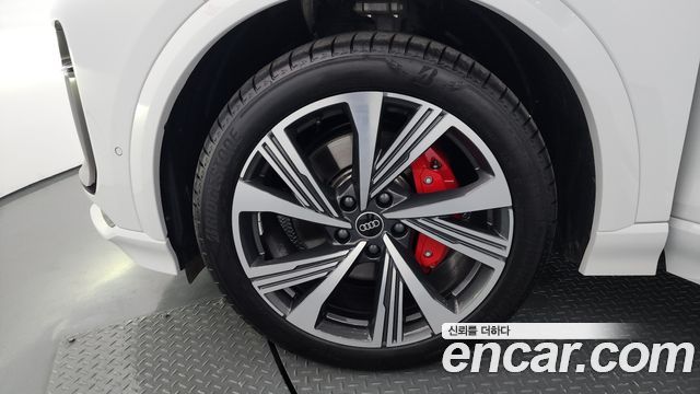 Audi SQ6 e-tron (GF) Quattro 2025 — фото 5