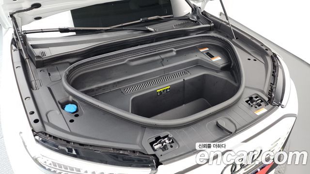 Audi SQ6 e-tron (GF) Quattro 2025 — фото 6