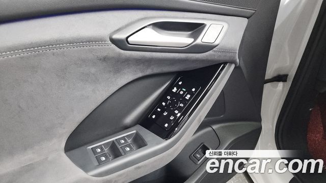 Audi SQ6 e-tron (GF) Quattro 2025 — фото 20