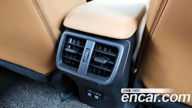 Lexus UX250h 2.0 AWD 2019 — фото 33
