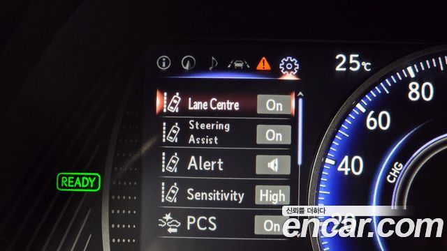 Lexus UX250h 2.0 AWD 2019 — фото 36
