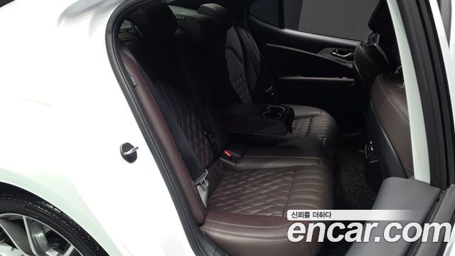 Genesis G70 Gasoline 3.3T 4WD 2023 — фото 15