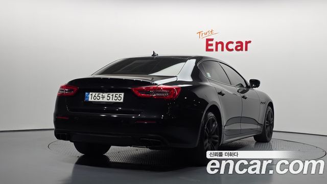 Maserati Quattroporte S Q4 3.0 V6 Granlusso 2017 — фото 2