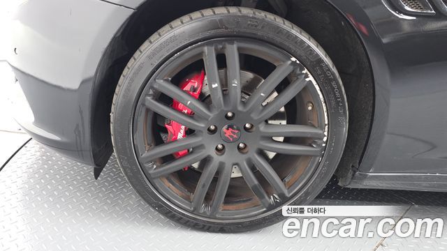Maserati Quattroporte S Q4 3.0 V6 Granlusso 2017 — фото 5
