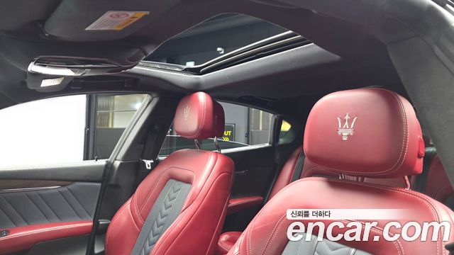Maserati Quattroporte S Q4 3.0 V6 Granlusso 2017 — фото 18