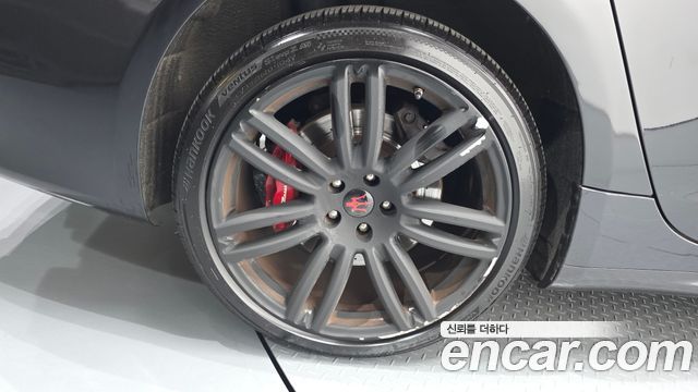 Maserati Quattroporte S Q4 3.0 V6 Granlusso 2017 — фото 21