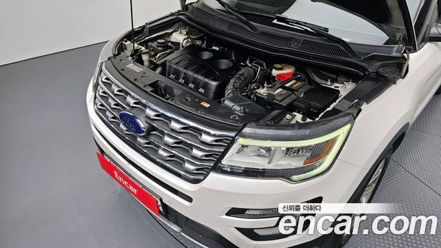 Ford Explorer 2.3 Limited 4WD 5th 2017 — фото 6