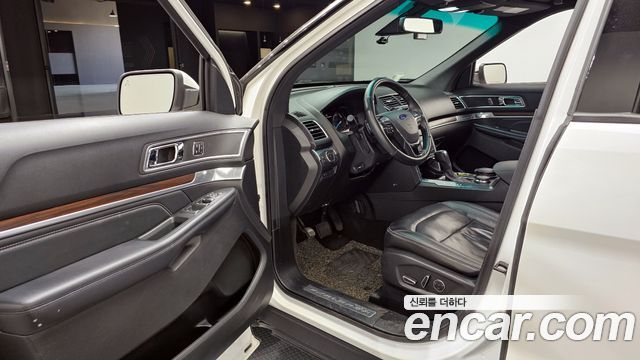 Ford Explorer 2.3 Limited 4WD 5th 2017 — фото 10