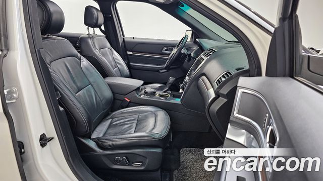 Ford Explorer 2.3 Limited 4WD 5th 2017 — фото 11