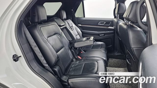 Ford Explorer 2.3 Limited 4WD 5th 2017 — фото 12