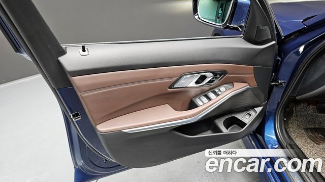 BMW 3 Series (G20) 320i Luxury 2022 — фото 24