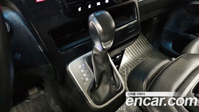 Hyundai Staria 4WD Tourer 11-Seater Modern 2022 — фото 9