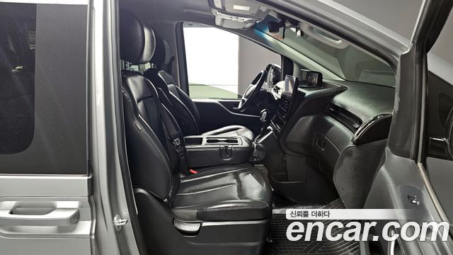 Hyundai Staria 4WD Tourer 11-Seater Modern 2022 — фото 12