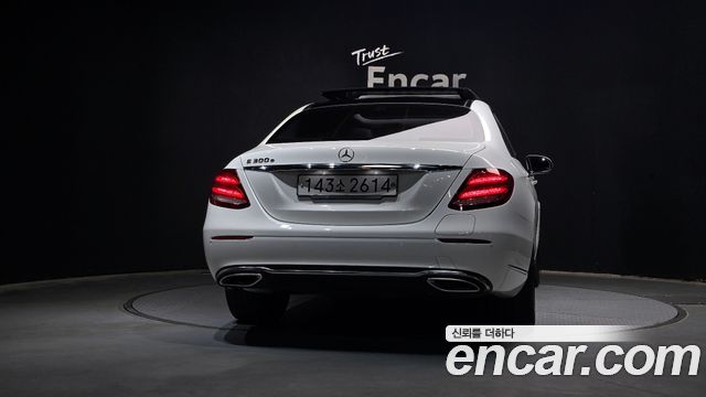 Mercedes-Benz E-Class (W213) E300e Exclusive 2019 — фото 4
