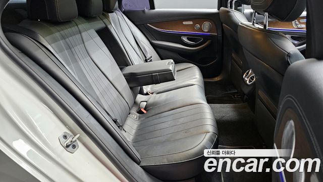 Mercedes-Benz E-Class (W213) E300e Exclusive 2019 — фото 12