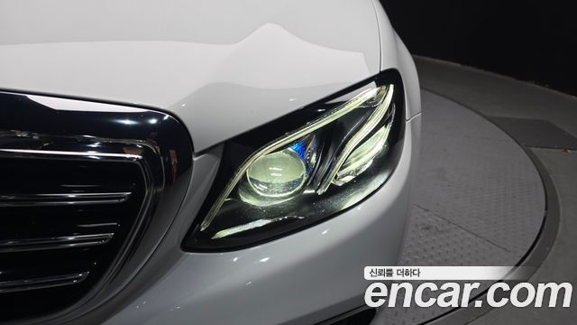 Mercedes-Benz E-Class (W213) E300e Exclusive 2019 — фото 22