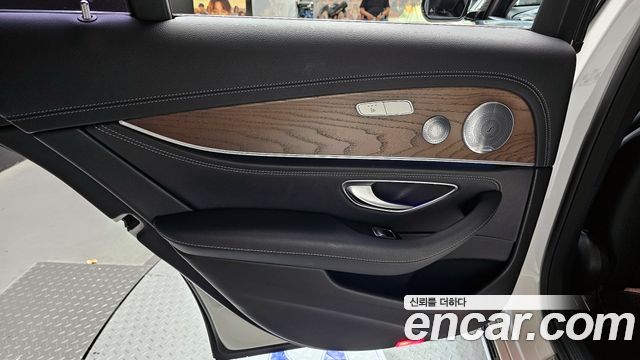 Mercedes-Benz E-Class (W213) E300e Exclusive 2019 — фото 25