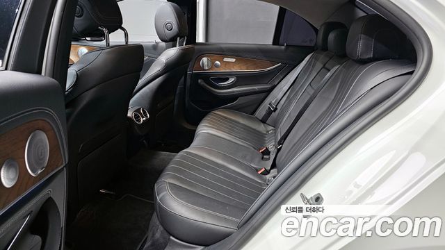 Mercedes-Benz E-Class (W213) E300e Exclusive 2019 — фото 26