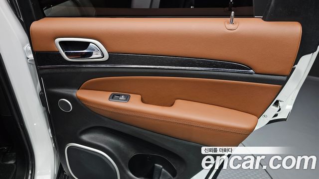 Jeep Grand Cherokee 3.6 Summit WK2 2020 — фото 23