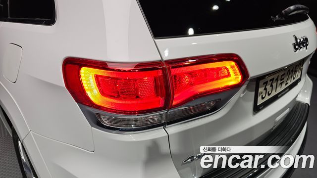 Jeep Grand Cherokee 3.6 Summit WK2 2020 — фото 29
