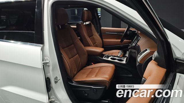 Jeep Grand Cherokee 3.6 Summit WK2 2020 — фото 35