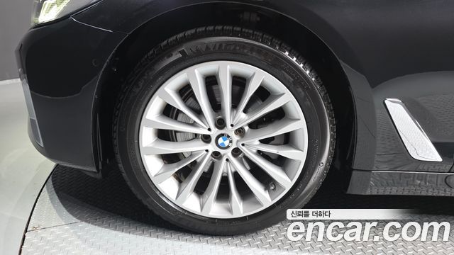 BMW 5 Series (G30) 523d Luxury 2021 — фото 5