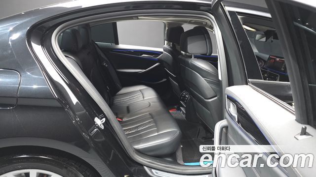 BMW 5 Series (G30) 523d Luxury 2021 — фото 16