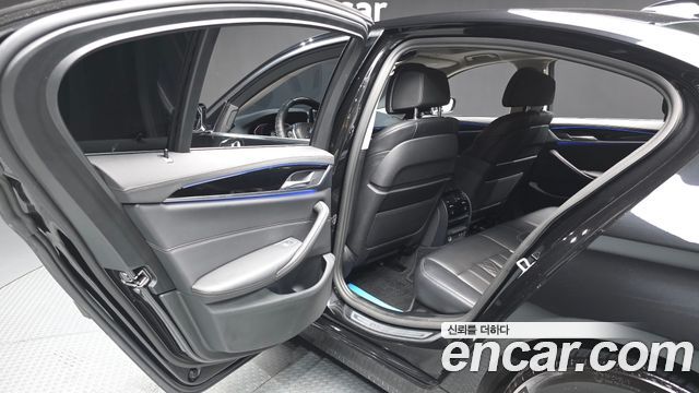BMW 5 Series (G30) 523d Luxury 2021 — фото 32