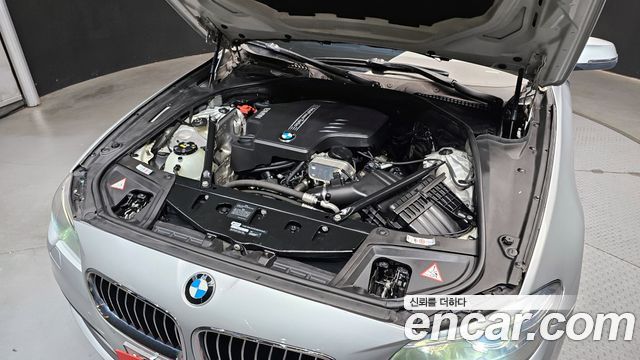 BMW 5 Series (F10) 528i 2014 — фото 6