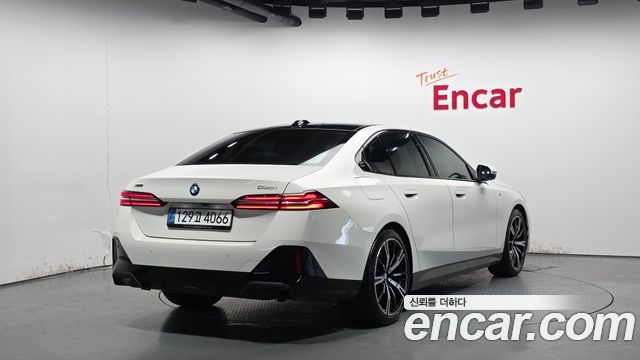 BMW 5 Series (G60) 530i xDrive M Sport 2025 — фото 2
