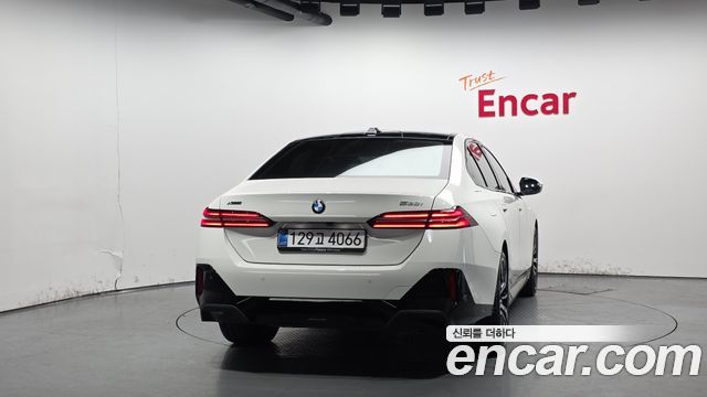 BMW 5 Series (G60) 530i xDrive M Sport 2025 — фото 4