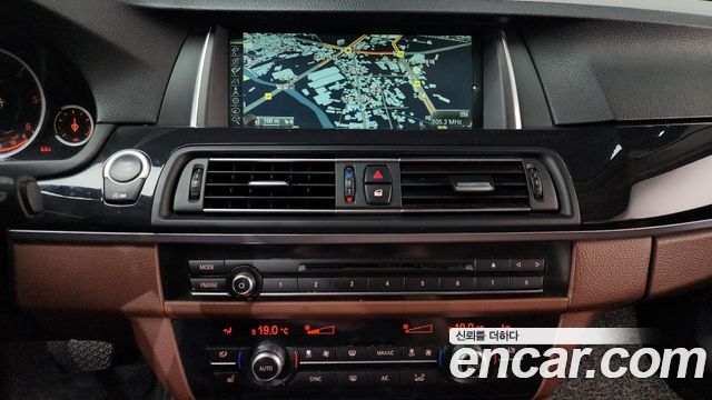 BMW 5 Series (F10) 520d 2014 — фото 16