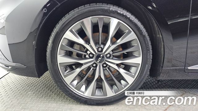 Kia K8 2.5 Gasoline 2WD Signature 2022 — фото 5